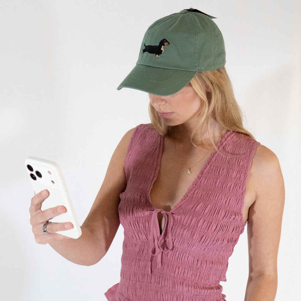 The Damoré Embroidered Dog Motif Cap