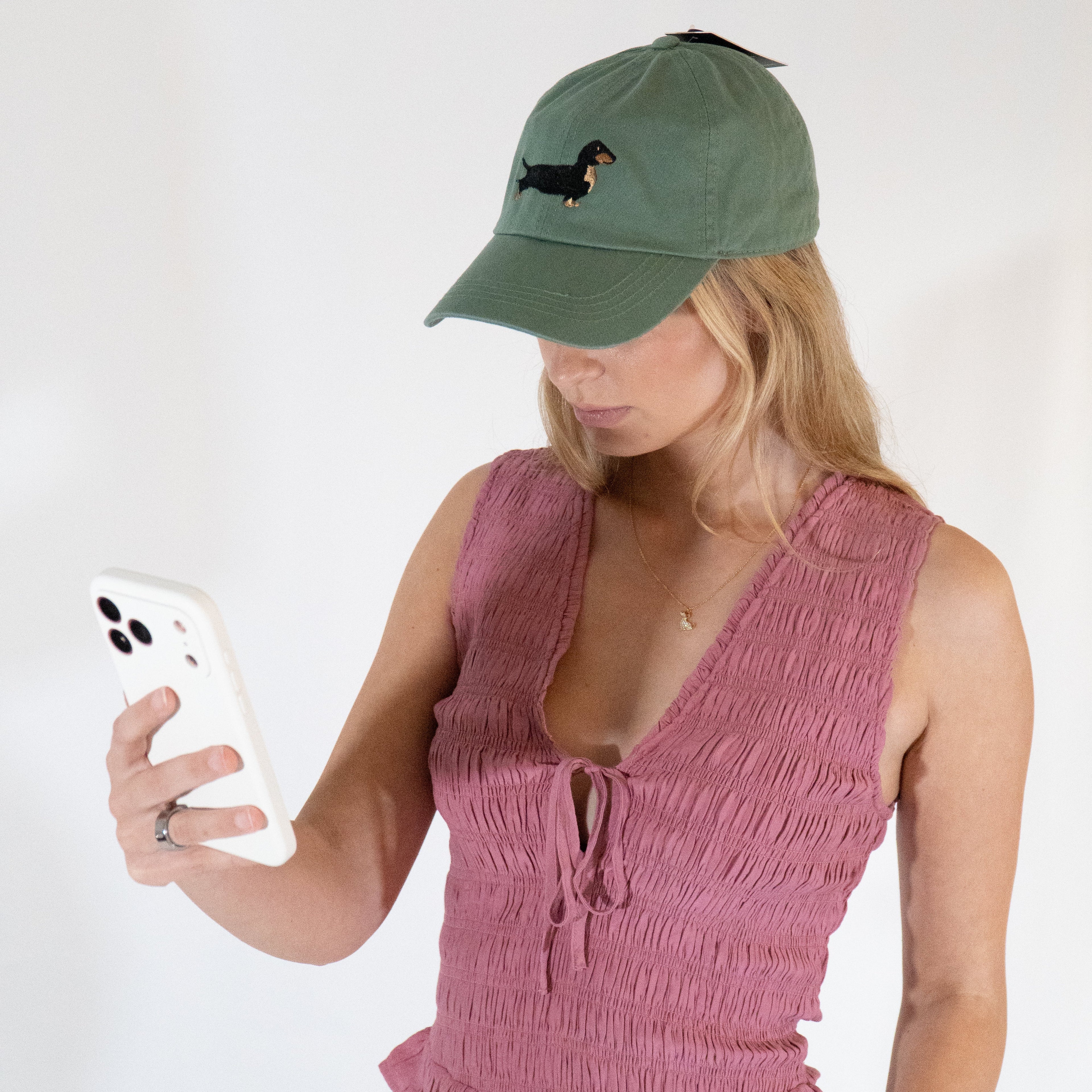 The Damoré Embroidered Dog Motif Cap